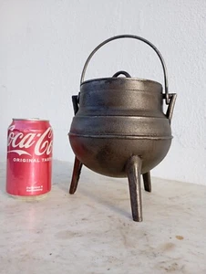 Antique 1-1/2 Litre in Cast Iron Cooking Genuine Gypsy Pot Cauldron 3 Legs & Lid - Picture 1 of 18