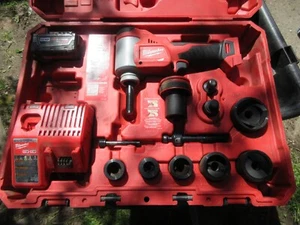 Milwaukee 2676-22 Force Logic M18 10-Ton Knockout Tool Kit Red, looks great - Picture 1 of 8