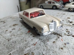 Corgi toys 1/43 mercedes 220 se coupe - Foto 1 di 10