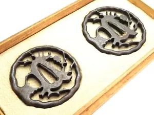 Giappone antica prugna ume 2 pezzi combo Tsuba scatola di ferro spada armatura lama katana - Foto 1 di 10