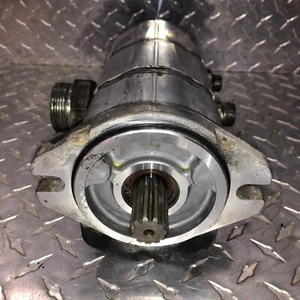 PUMP, HYD, GEAR, EXT, 3, 00.70 2500, CW1030374 Tennant S-30 Hydraulic Pump - Picture 1 of 8