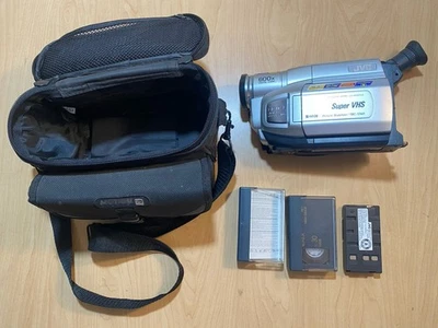 JVC GR-SXM250U Compact Handheld VHS Camcorder Video Camera - Bundle - Battery - Image 1 of 4