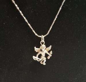 Sterling Silver Cherub With Bow And Arrow On A Twisted Rope Necklace 18" - Picture 1 of 4