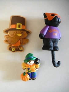 Hallmark Lapel Pins Halloween & Thanksgiving Scaredy Cat, Scarecrow Turkey - Picture 1 of 3