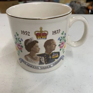Taza de café The Queen's Silver Jubilee 1977/hecha en TAMS Inglaterra/La pareja real - Imagen 1 de 5
