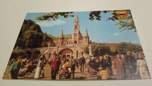 Postal Basílica Lourdes N⁰ 64 "Les Malades Reviennent De La Grotte". Foto Viron - Imagen 1 de 2
