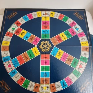 Master Game Trivia Pursuit Genius Edition. Family Game  - Picture 1 of 7
