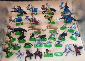 Britains Deetail Knights, soldiers. 33 models. Horses, Horseback 1971 Deetail. - Picture 1 of 19