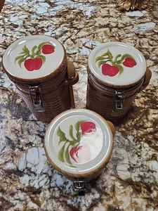 Vintage ALCO Industries Ceramic Canister Set Of 3 Rattan Weave Apple Motif - Picture 1 of 7