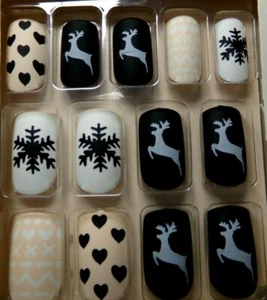 Kiss The Collection Christmas Nail Medium Matte Deer LOVE Hearts Snow Flakes - Picture 1 of 3