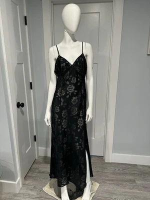 Vestido Vintage Victoria’s Secret Gold Label Preto Maxi Perna Fenda L Floral Bruxa - Imagem 1 de 4
