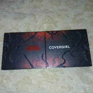 COVER GIRL New The Crawl Face & Eye Multi Palett New - Picture 1 of 2