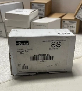 New Lot of 12 Parker 4-4GH2BZ-SS Female Bulkhead Connectors - Picture 1 of 3