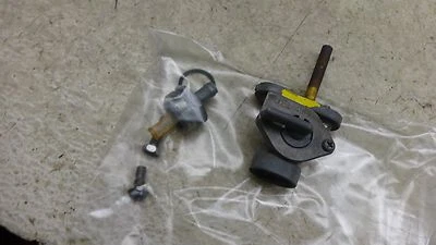 Yamaha DT400 1975 Enduro Y546 ~ válvula de cierre de combustible Petcock Foto 1 de 4