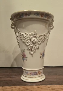 Schöne Vase mit Blumenmuster - Bild 1 von 6