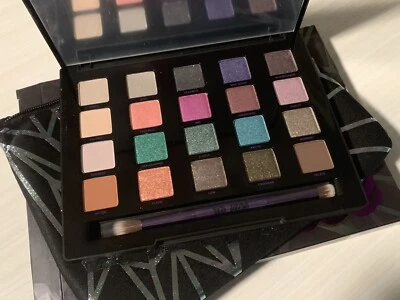 URBAN DECAY VICE 4 EYESHADOW PALETTE NIB - Image 1 of 4