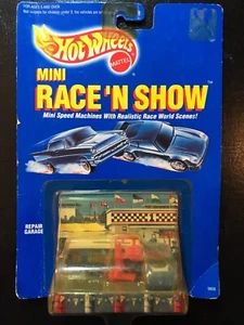 HOT WHEELS MINI RACE 'N SHOW REPAIR GARAGE - NISSAN RACE CAR & TRANSPORT - Picture 1 of 7
