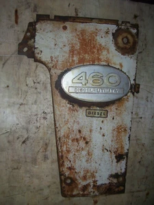 VINTAGE  INTERNATIONAL  460 DIESEL UTILITY  TRACTOR -RH FRONT PANEL / EMBLEM - Picture 1 of 3