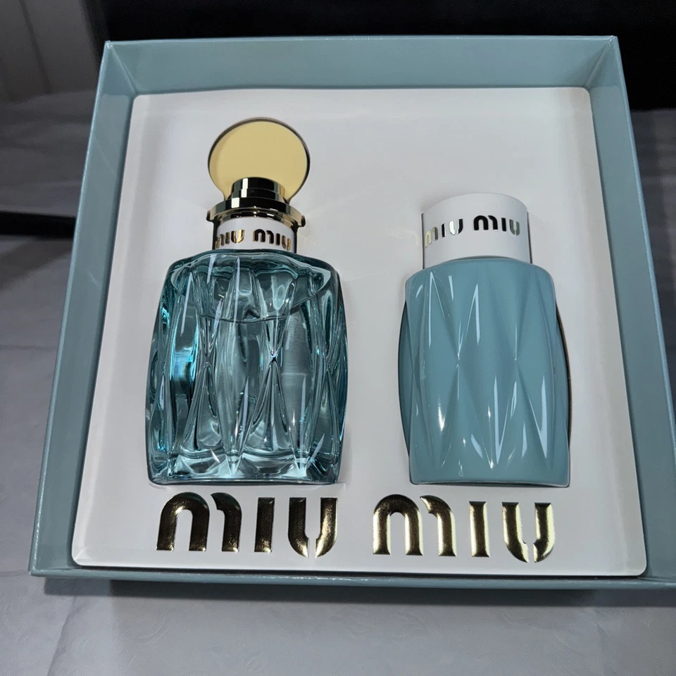 Miu Miu L'Eau Bleue Eau de Parfum 3.4Oz + Loción Corporal 3.4 OZ Set de Regalo Foto 1 de 4