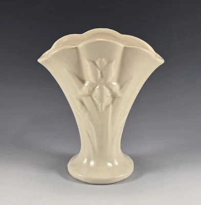 Shawnee Pottery Iris Fan Vase Matte White Zanesville McCoy Era Vintage MCM 6.5"  - Image 1 of 4