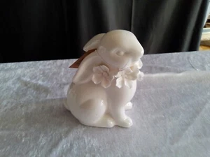Dekofigur/Hase mit Blumenkranz/weißes Porzellan/neu - Bild 1 von 6