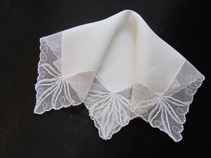 Vintage White Wedding Net Lace Hankie  - Picture 1 of 5