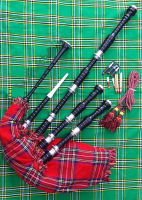 Gaitas escocesas Highland negras monturas plateadas cubierta Royal Stewart con bolsa libro Foto 1 de 4