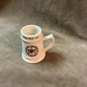 Vintage Marymount College Manhattan New York Schneeball 1957 Mini Becher Stein - Bild 1 von 5