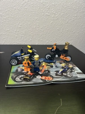 100% Complete LEGO Agents: Gold Tooth's Getaway (8967) With Minifigures - Image 1 of 4