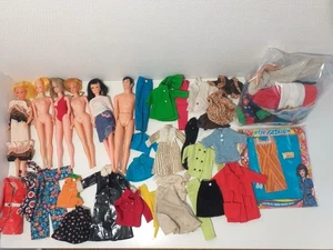 Lot Poupées Bootlegs KO de Barbie + vêtements non identifiés et faits main 70' - Foto 1 di 8
