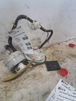 Bomba de combustible lado pasajero Rh 2012 528i Sku#4213432 Foto 1 de 4