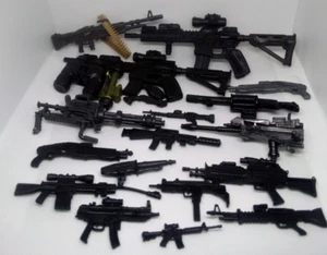 Lot Toy Soldier Weapon Accessories 21 pieces - Picture 1 of 6