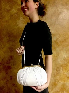 Vintage Judith Leiber Karung Lizard Clutch Pearl Clasp Cabochon Ivory Bag Purse - Picture 1 of 10