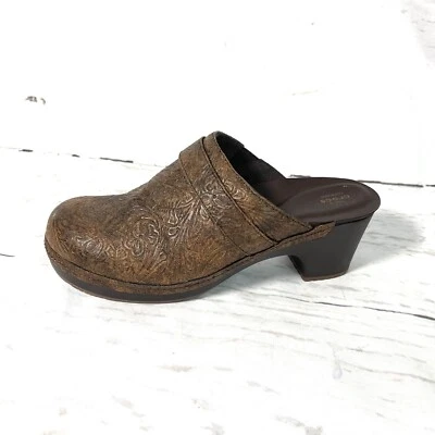 Crocs Sarah Shoes Women’s 9 Brown Tooled Mule Clogs Slip On New - Image 1 of 4