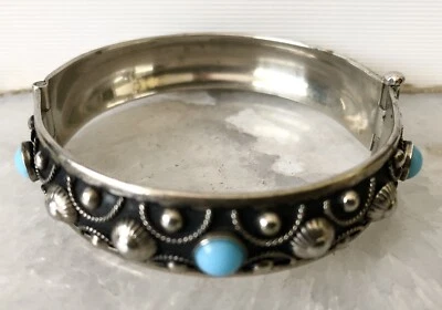 Brazalete Brazalete Vintage TIBETANO Azul Turquesa Tono Plata Bisagras 7.5" Cierre Pin Foto 1 de 4