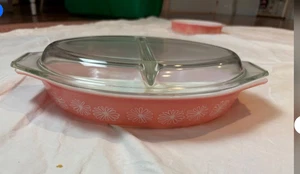 Vintage PINK PYREX Divided Bakeware Dish Clear Lid Daisy Design 1.5 Qt. - Picture 1 of 8