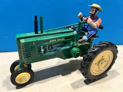 Franklin Mint John Deere Model "B" Tractor New in Box - Image 1 of 4