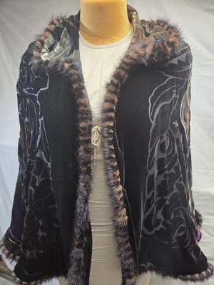 Capa de noche de terciopelo y piel sintética inspirada en la década de 1920 para mujer talla única Foto 1 de 4