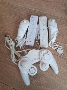 Wii Remote x2 nunchuks tested read description uk tracked delivery - Picture 1 of 3