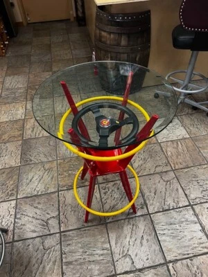 Mesa de Bar Man Cave - Nova Vidro 30" + Seções Superior e Inferior Vermelha/Amarela - Imagem 1 de 3