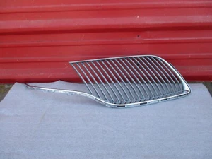 2013 2014 2015 2016 LINCOLN MKT DRIVER RIGHT SIDE GRILLE OEM USED - Picture 1 of 9