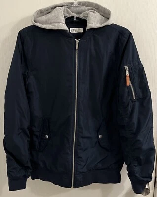 Jaqueta bombardeiro azul H&M meninos/meninas tamanho 14Y+ com capuz removível - Imagem 1 de 4