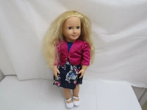 UNSERE GENERATION 18 ZOLL PUPPE BLONDE HAARE BLAUE AUGEN TOP ROCK JACKE SCHUHE BATTAT - Bild 1 von 4