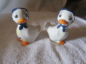 SET OF DUCK BLUE BONNET ORANGE BEAK & FEET COLORED APRON SALT & PEPPER SHAKERS - Picture 1 of 6