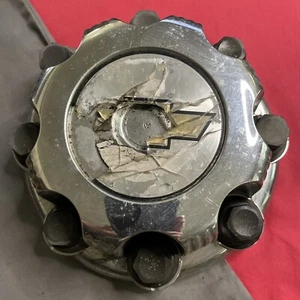 Chevrolet Silverado Pickup Suburban 2500 HD Truck Chrome Wheel Center Cap OEM OE - Picture 1 of 11