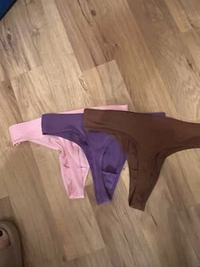 NEW Thong Panties Sexy Basics 24/7 Anywear Women's Medium 3 pairs - Picture 1 of 6