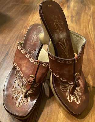 FIONI VINTAGE Shoes Slip Ons Sandals Brown Heels Womens Sporty Sz 8 - Image 1 of 4