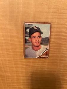 1962 TOPPS BASEBALL #325 LUIS APARICIO!! (CREASE) $1 SHIPPING!! - Picture 1 of 2