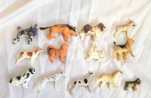 Vintage Kunststoff Hunde Figuren Spielzeug - Bild 1 von 11
