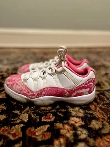 Size 9 - Air Jordan 11 Retro Low Pink Snakeskin W - Picture 1 of 11